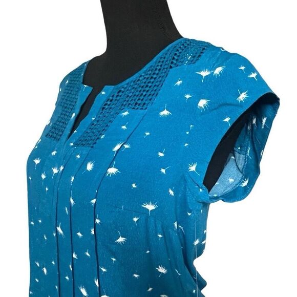 Daniel Rainn Blue Dandelion Cap Sleeve Crochet Detail Top - S Petite - Picture 2 of 7